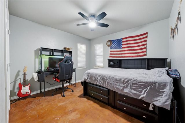 209 Live Oak Lane, Burleson, TX 76028