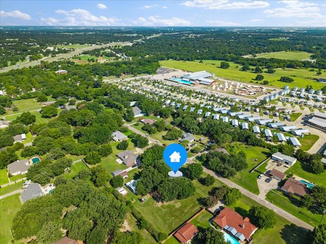 209 Live Oak Lane, Burleson, TX 76028
