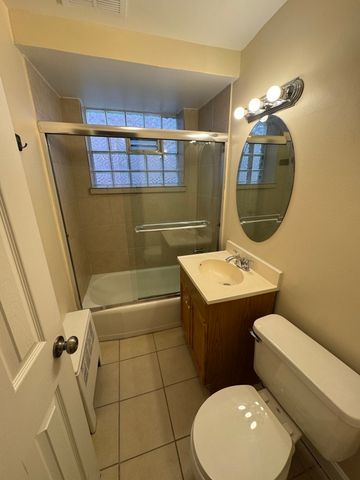 4044 N California Avenue 201, Chicago, IL 60618