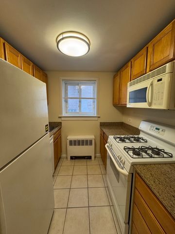 4044 N California Avenue 201, Chicago, IL 60618