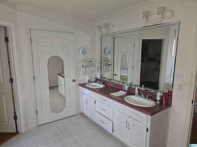 986 MERKLE LANE, Lincoln, AL 35096