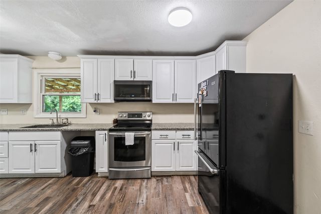 516 E Hackley Avenue, Des Moines, IA 50315
