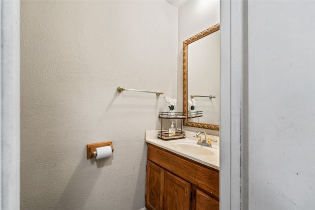 516 E Hackley Avenue, Des Moines, IA 50315