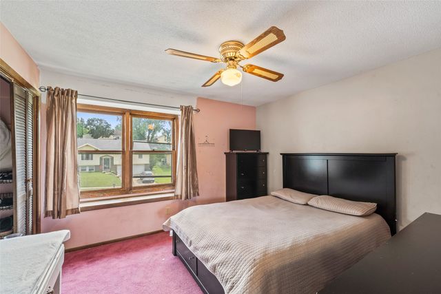 516 E Hackley Avenue, Des Moines, IA 50315