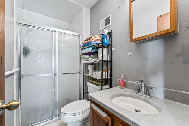 516 E Hackley Avenue, Des Moines, IA 50315