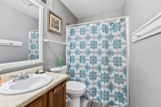 516 E Hackley Avenue, Des Moines, IA 50315