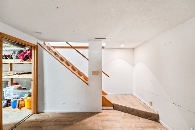 516 E Hackley Avenue, Des Moines, IA 50315