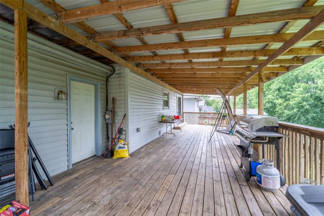 516 E Hackley Avenue, Des Moines, IA 50315