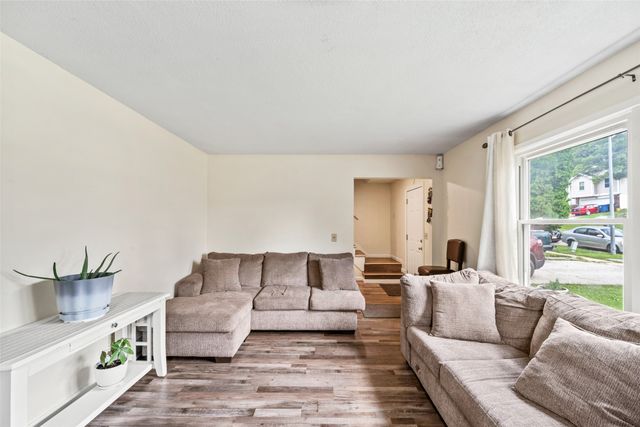 516 E Hackley Avenue, Des Moines, IA 50315