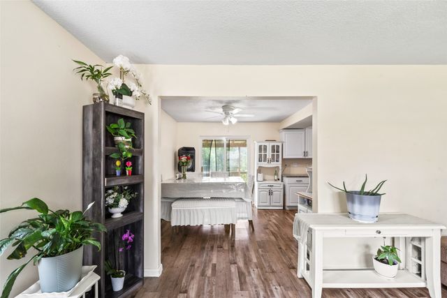 516 E Hackley Avenue, Des Moines, IA 50315