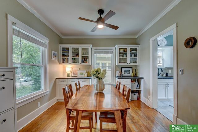 915 S 38th Avenue, Omaha, NE 68105