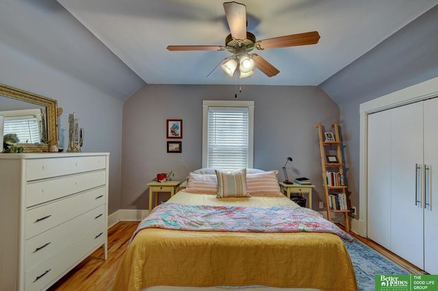 915 S 38th Avenue, Omaha, NE 68105