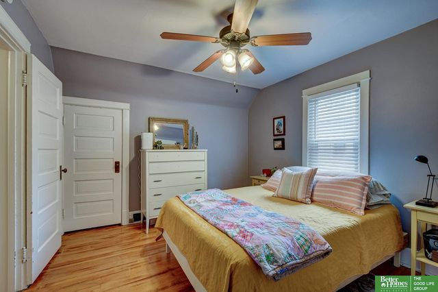 915 S 38th Avenue, Omaha, NE 68105
