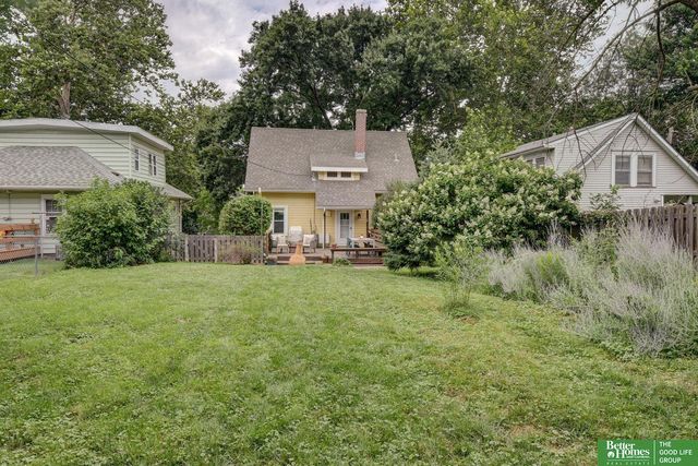 915 S 38th Avenue, Omaha, NE 68105
