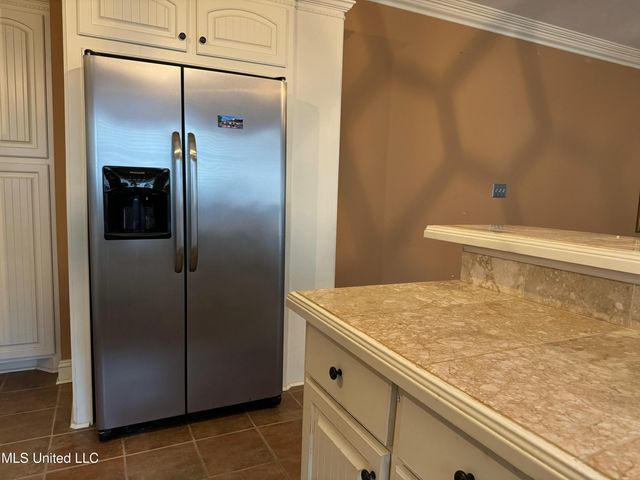 4550 Ridgewood Road, Jackson, MS 39211