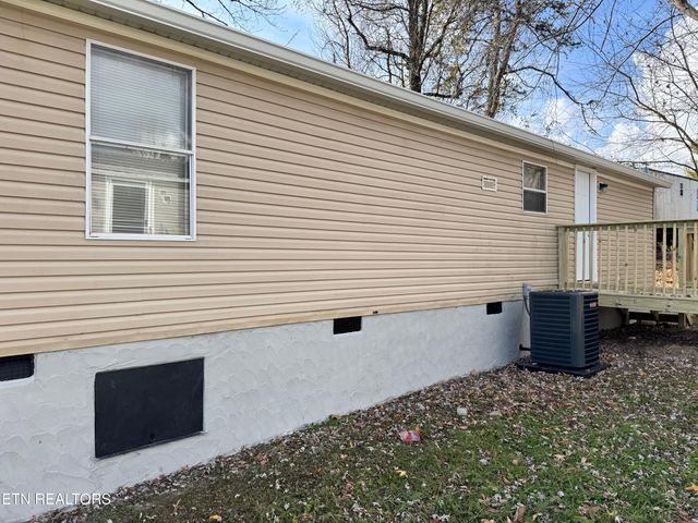 205 Royal St, Clinton, TN 37716