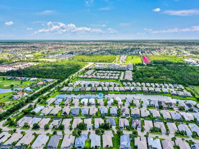 2749 Lambay CT, Cape Coral, FL 33991