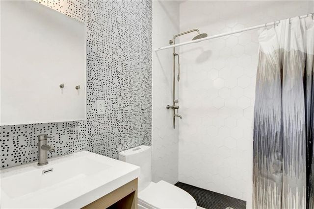 1805 Harvard Avenue 305, Atlanta, GA 30337