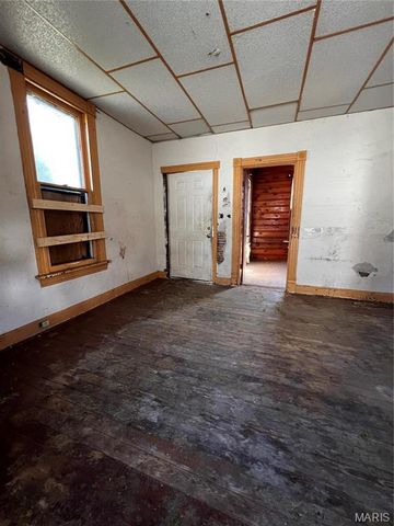 2927 Mayfield Avenue, Alton, IL 62002