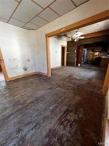 2927 Mayfield Avenue, Alton, IL 62002