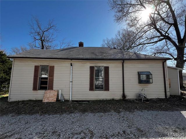 2927 Mayfield Avenue, Alton, IL 62002