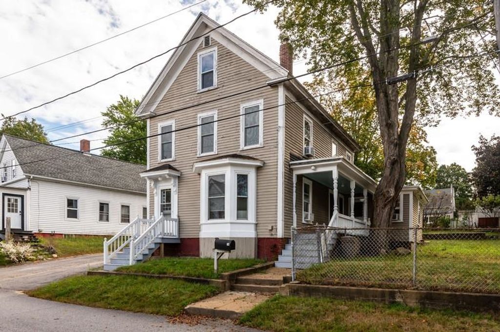 14 Central Street, Somersworth, NH 03878