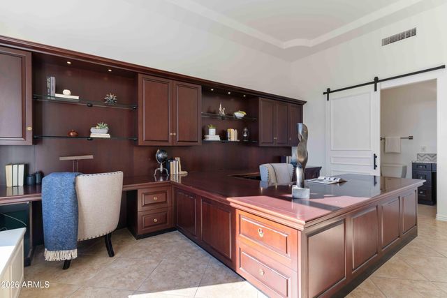 7126 E BLUEBIRD Lane, Paradise Valley, AZ 85253