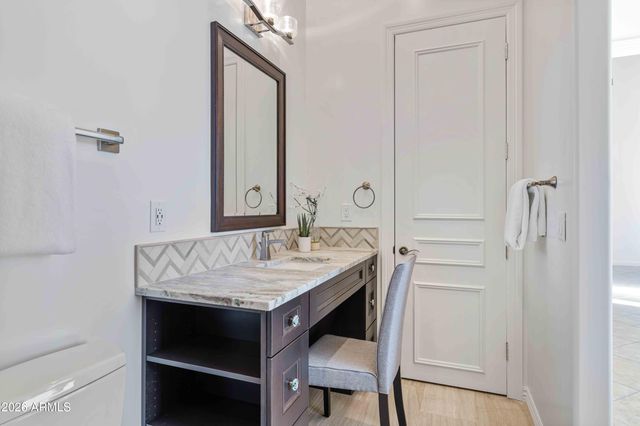 7126 E BLUEBIRD Lane, Paradise Valley, AZ 85253