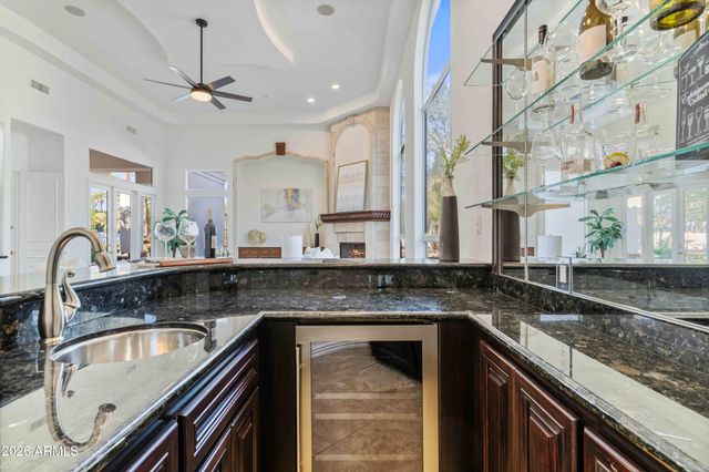 7126 E BLUEBIRD Lane, Paradise Valley, AZ 85253