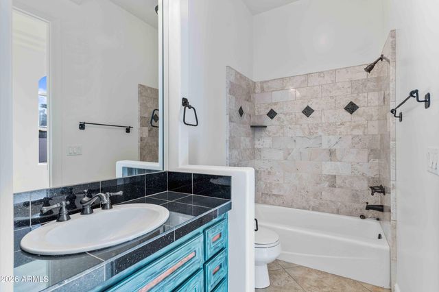 7126 E BLUEBIRD Lane, Paradise Valley, AZ 85253