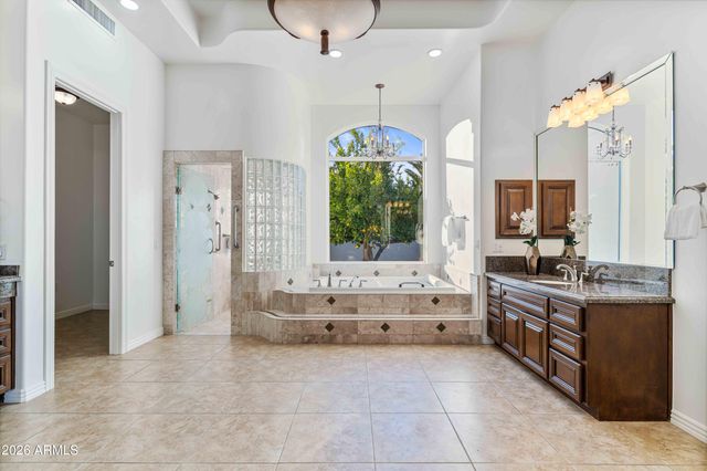 7126 E BLUEBIRD Lane, Paradise Valley, AZ 85253