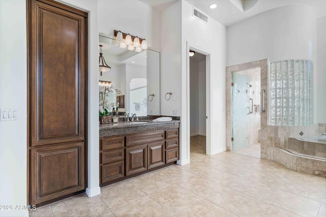 7126 E BLUEBIRD Lane, Paradise Valley, AZ 85253