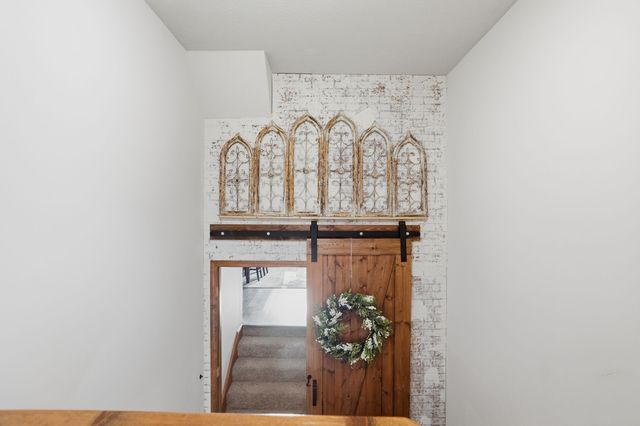 1038 S Cross Bridges Rd, Mount Pleasant, TN 38474