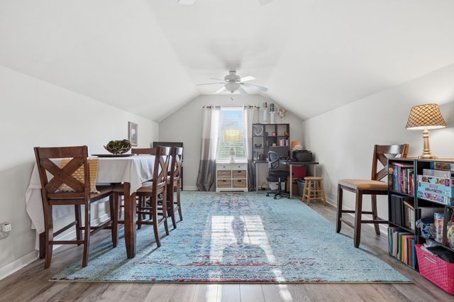 1038 S Cross Bridges Rd, Mount Pleasant, TN 38474