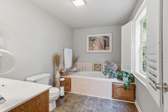 1038 S Cross Bridges Rd, Mount Pleasant, TN 38474