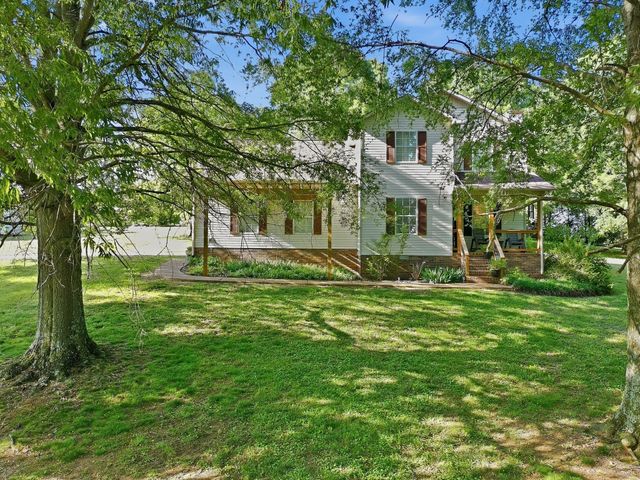 1038 S Cross Bridges Rd, Mount Pleasant, TN 38474