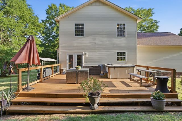 1038 S Cross Bridges Rd, Mount Pleasant, TN 38474