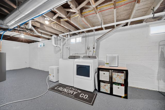 4323 Hickman Road, Des Moines, IA 50310