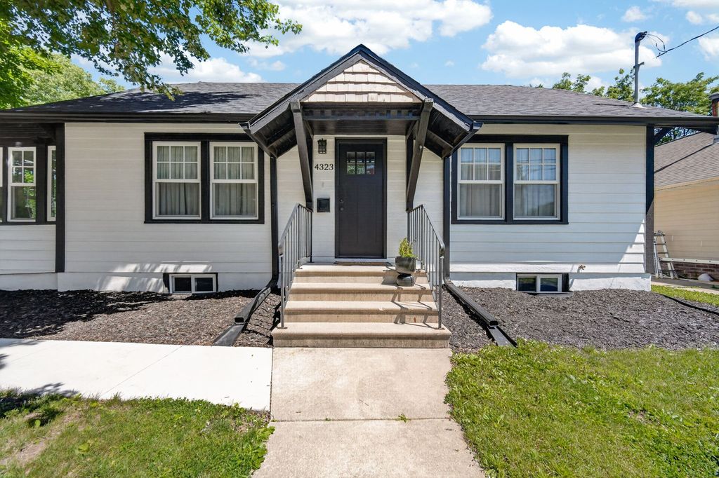 4323 Hickman Road, Des Moines, IA 50310