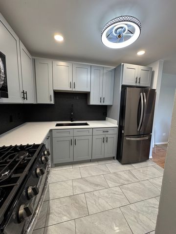 7854 S South Shore Drive 402, Chicago, IL 60649