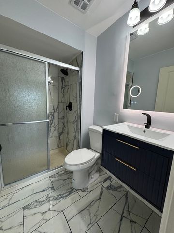 7854 S South Shore Drive 402, Chicago, IL 60649
