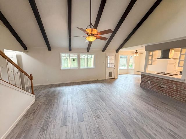 5116 E Bayou Drive, Dickinson, TX 77539