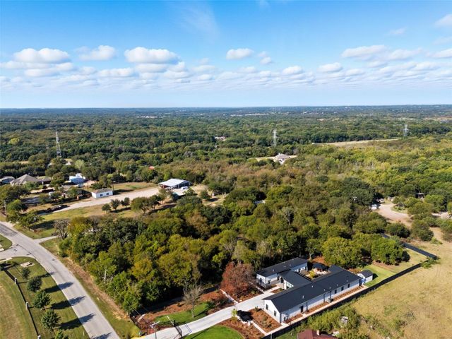 888 Lillian Road, Mansfield, TX 76063