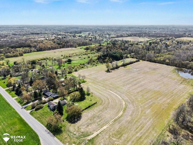 5262 E Coldwater Road, Flint, MI 48506
