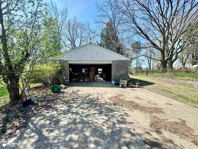 5262 E Coldwater Road, Flint, MI 48506