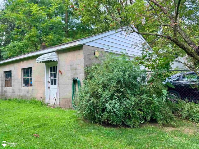 5262 E Coldwater Road, Flint, MI 48506
