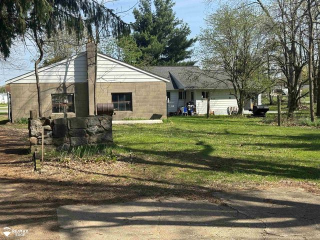 5262 E Coldwater Road, Flint, MI 48506