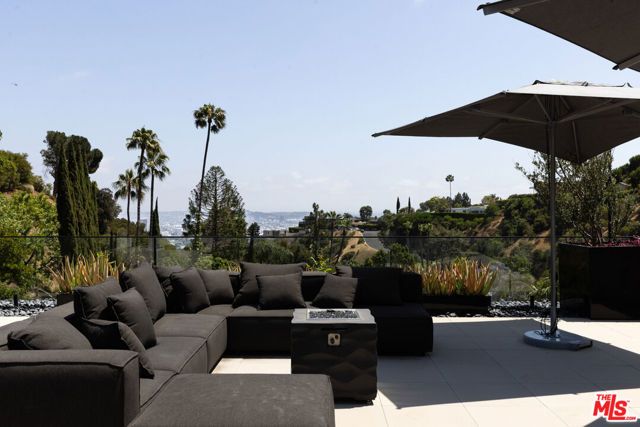 1488 Rising Glen Road, Los Angeles, CA 90069