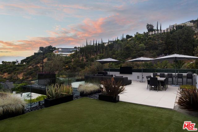 1488 Rising Glen Road, Los Angeles, CA 90069