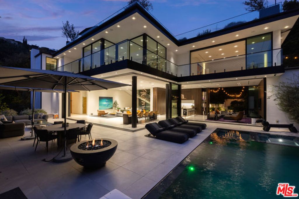 1488 Rising Glen Road, Los Angeles, CA 90069